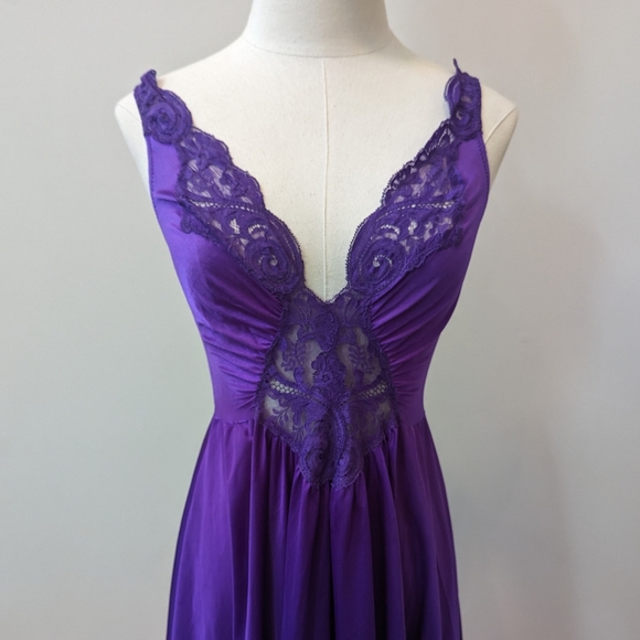 Olga Bodysilk Purple Full Sweep Nightgown Lingerie - Picture 3 of 13
